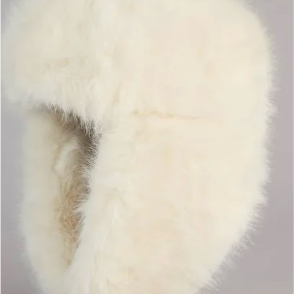 Collection XIIX Cream Fuzzy Hat - Picture 7 of 8
